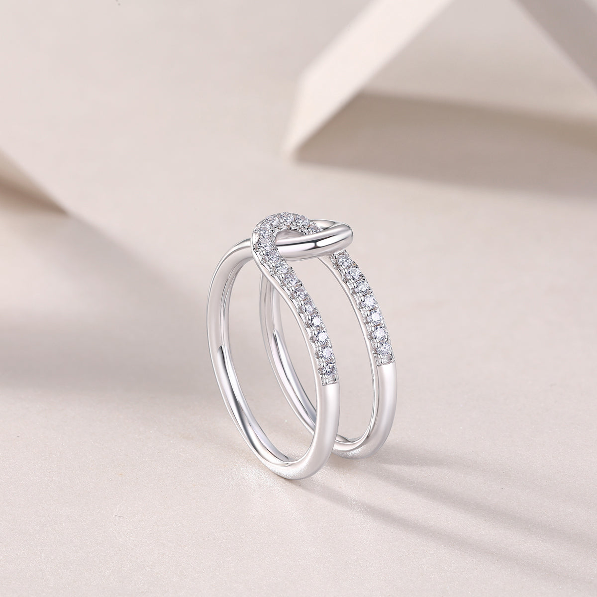 Interlocking - 0.1 ct (Per stone)